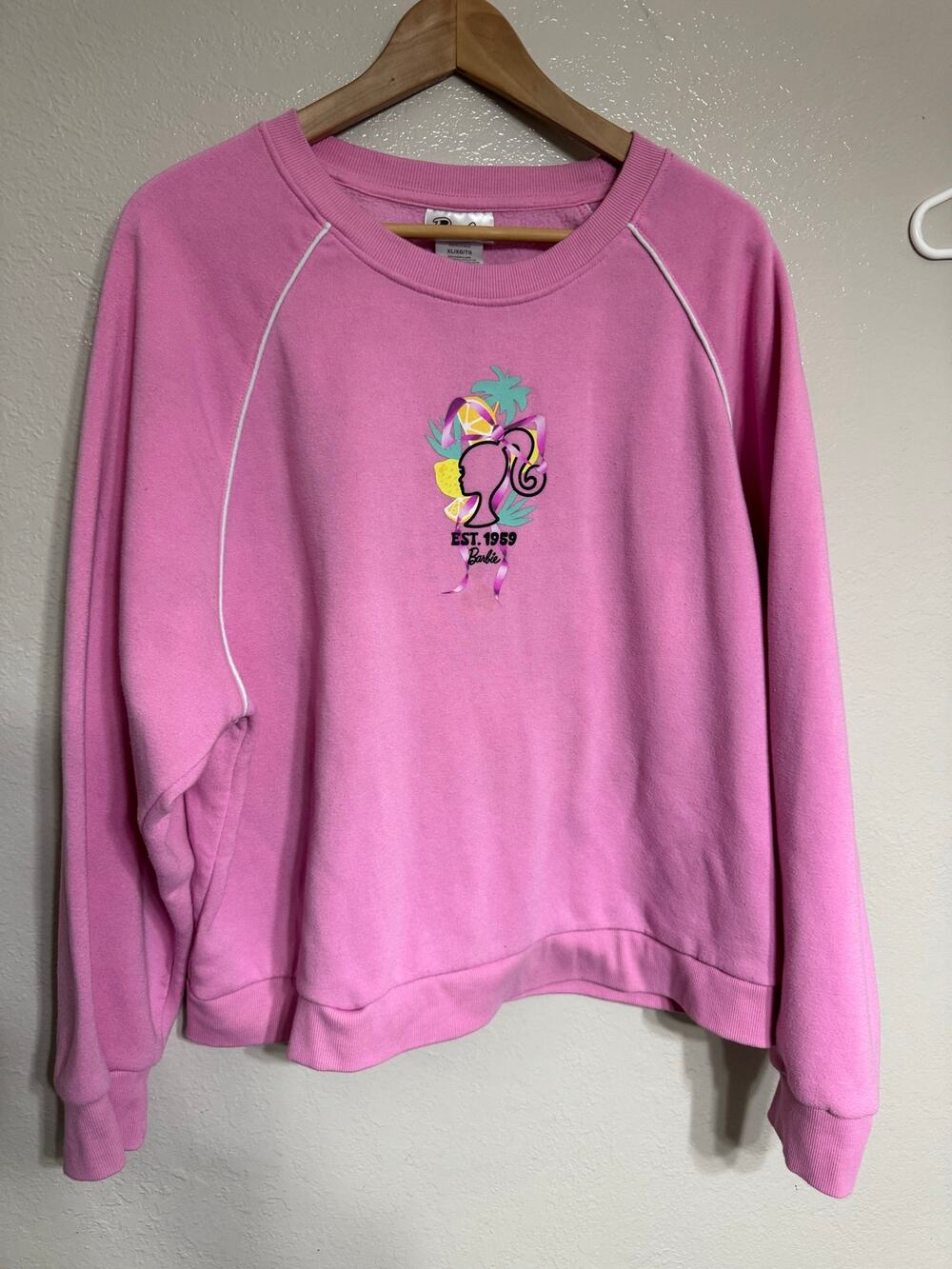 Barbie Malibu CA Pink Graphic Sweatshirt Women’s XL Est 1959 Lemon Pullover